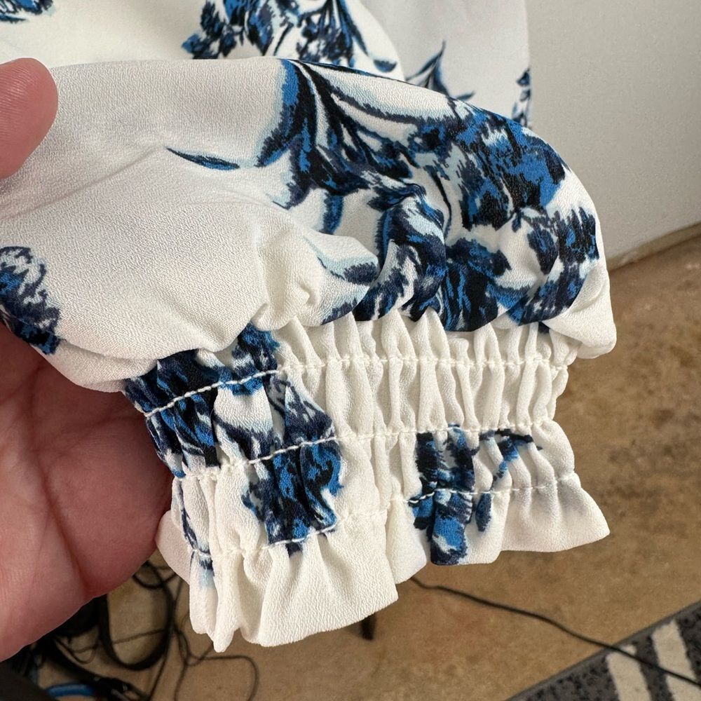 LOFT Blue Floral Blouse - Picture 5 of 7